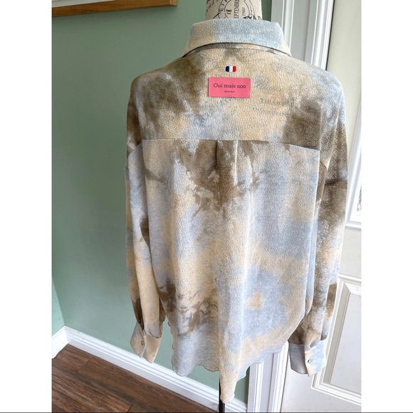 NWOT Oui Mais Non Textured Button Down Blouse - Picture 5 of 5
